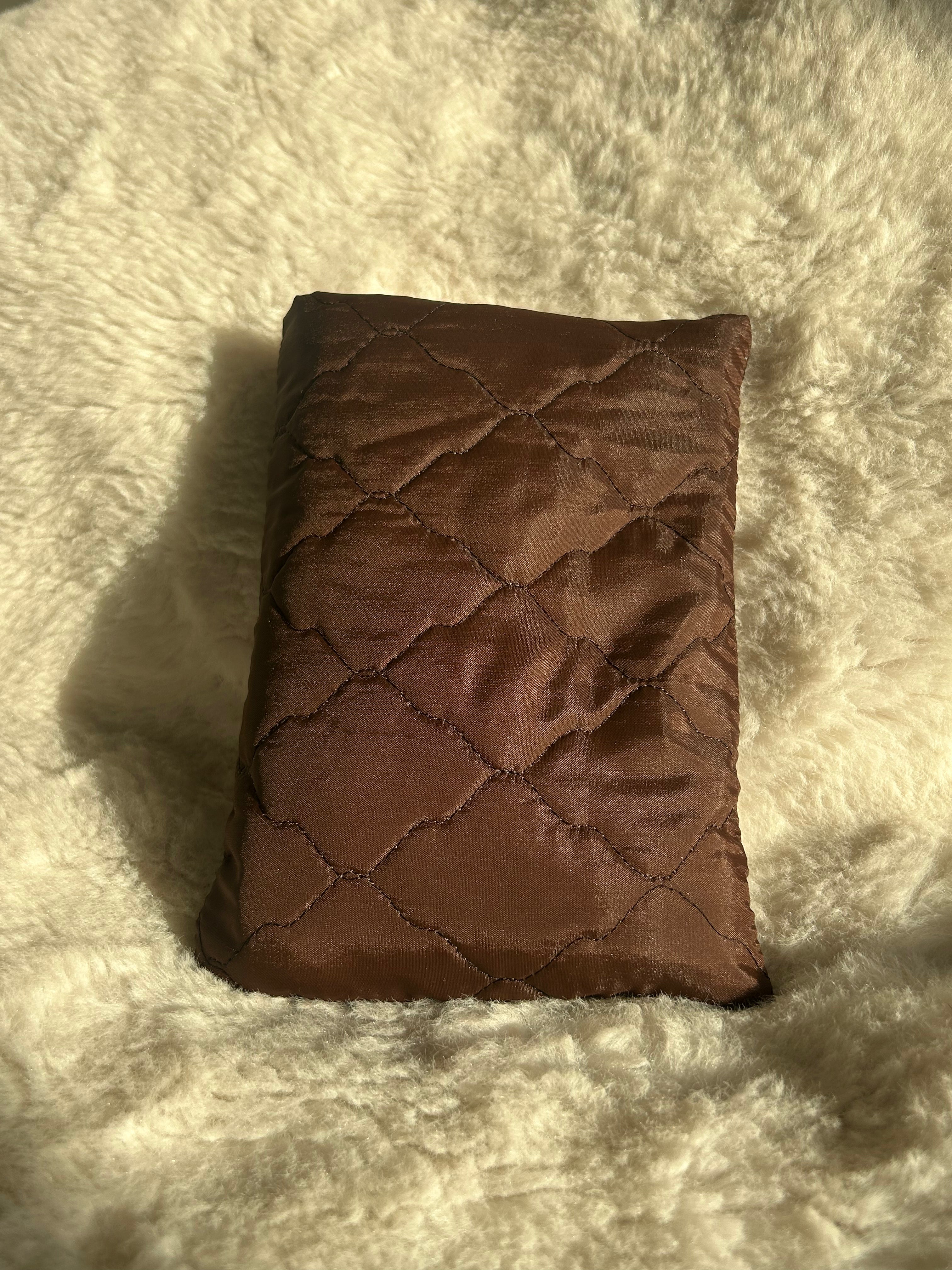 Housse livre de poche brune