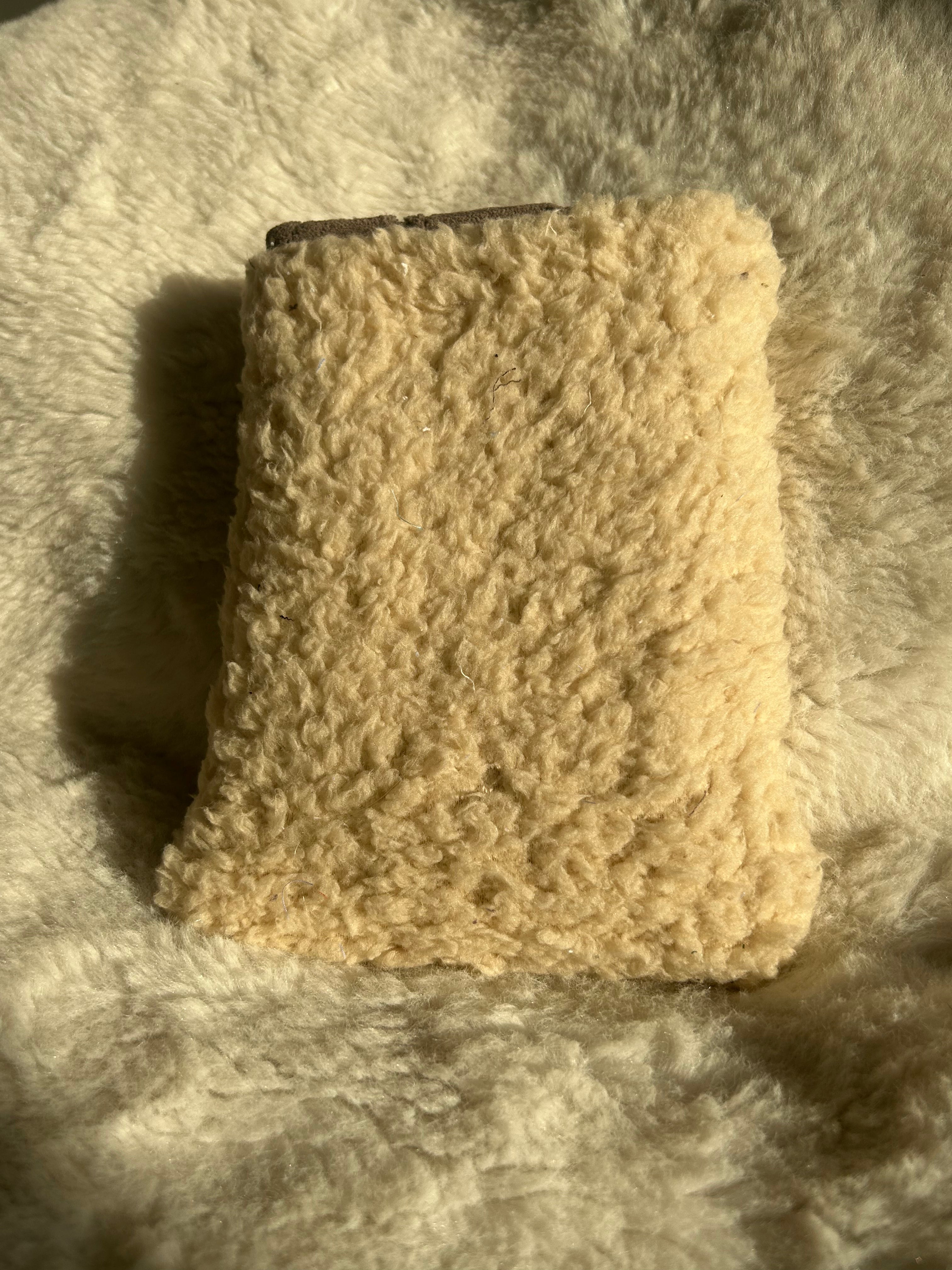 Housse livre de poche beige