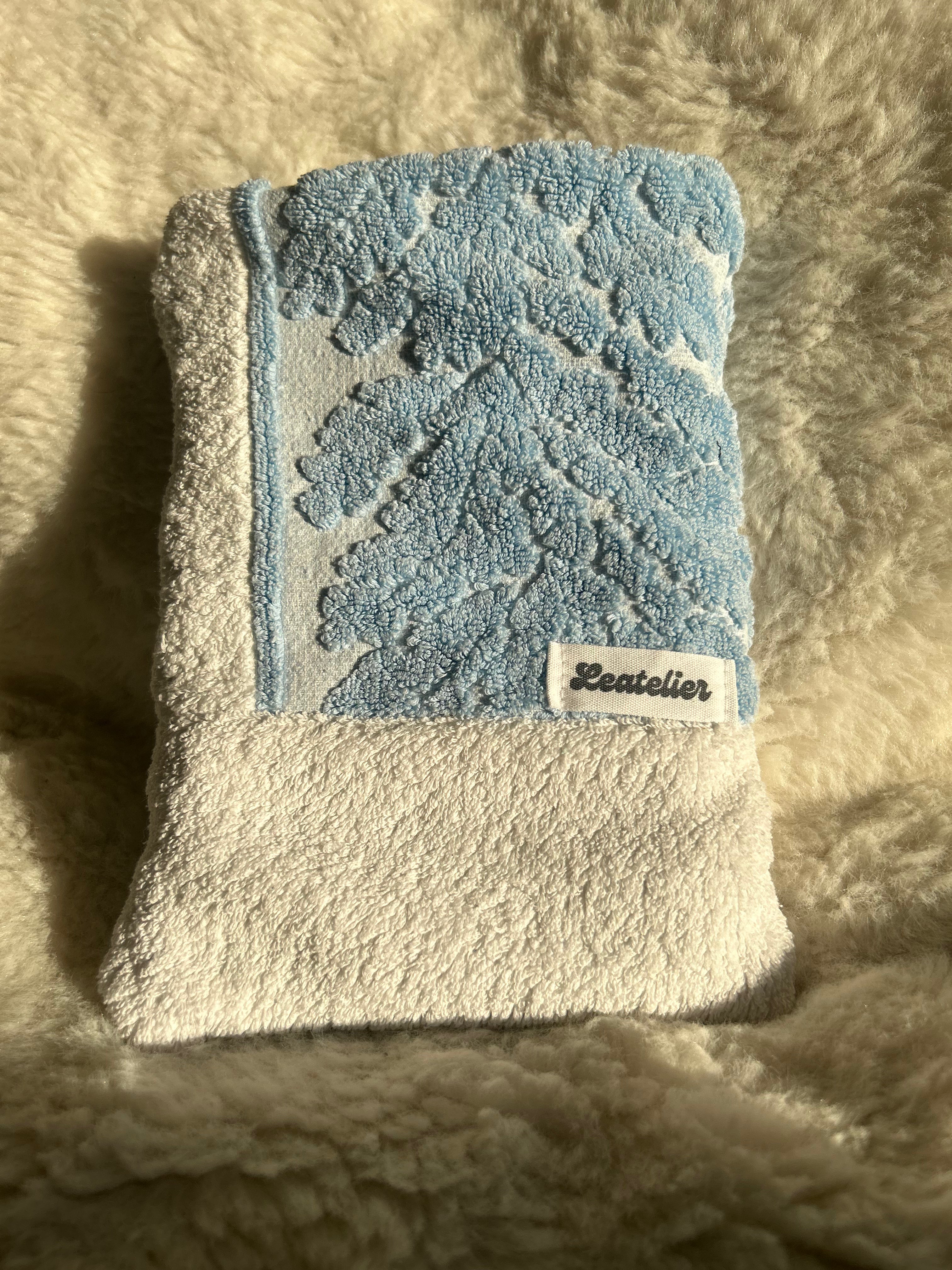 Housse livre de poche bleue / blanc