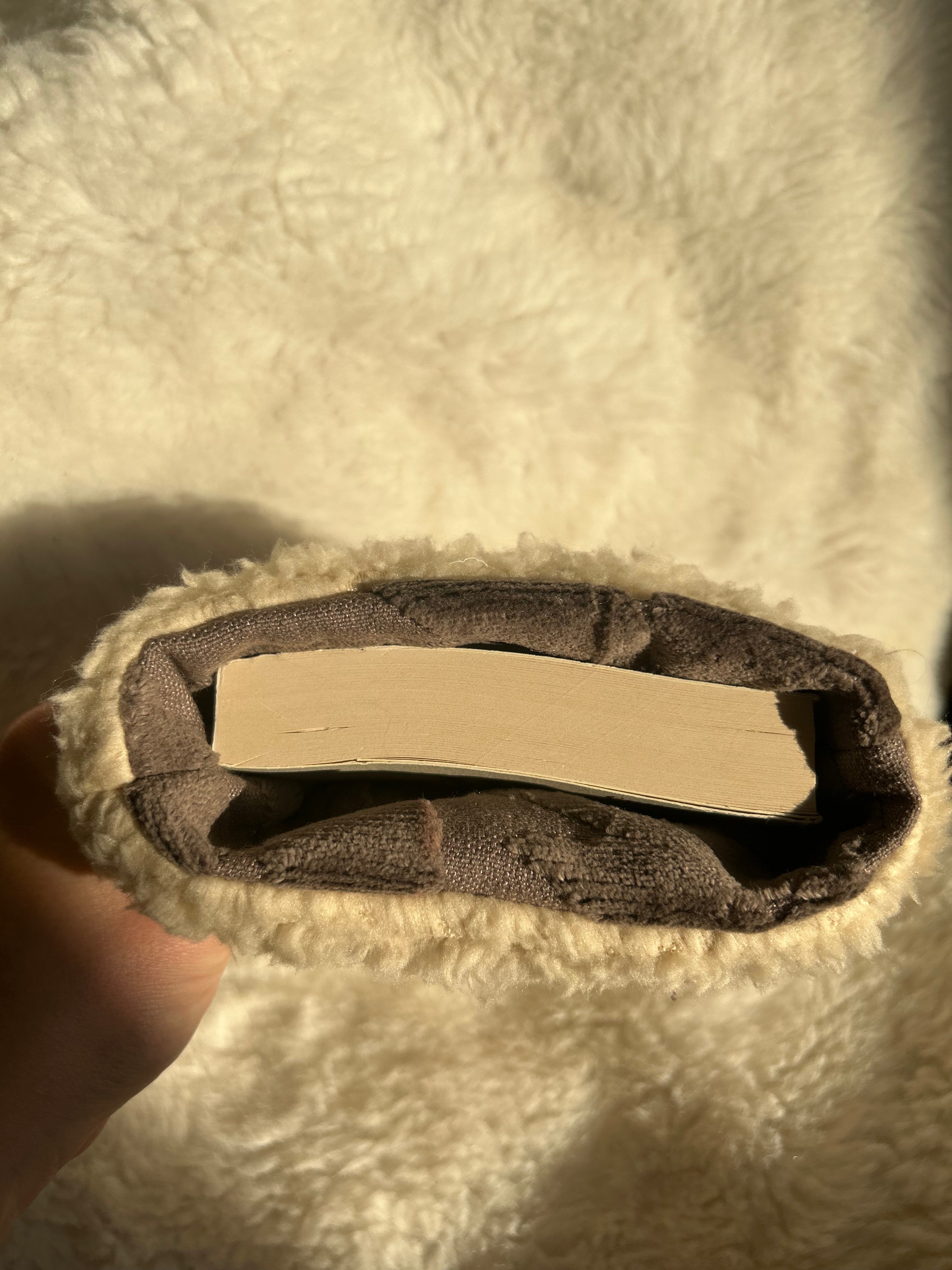 Housse livre de poche beige