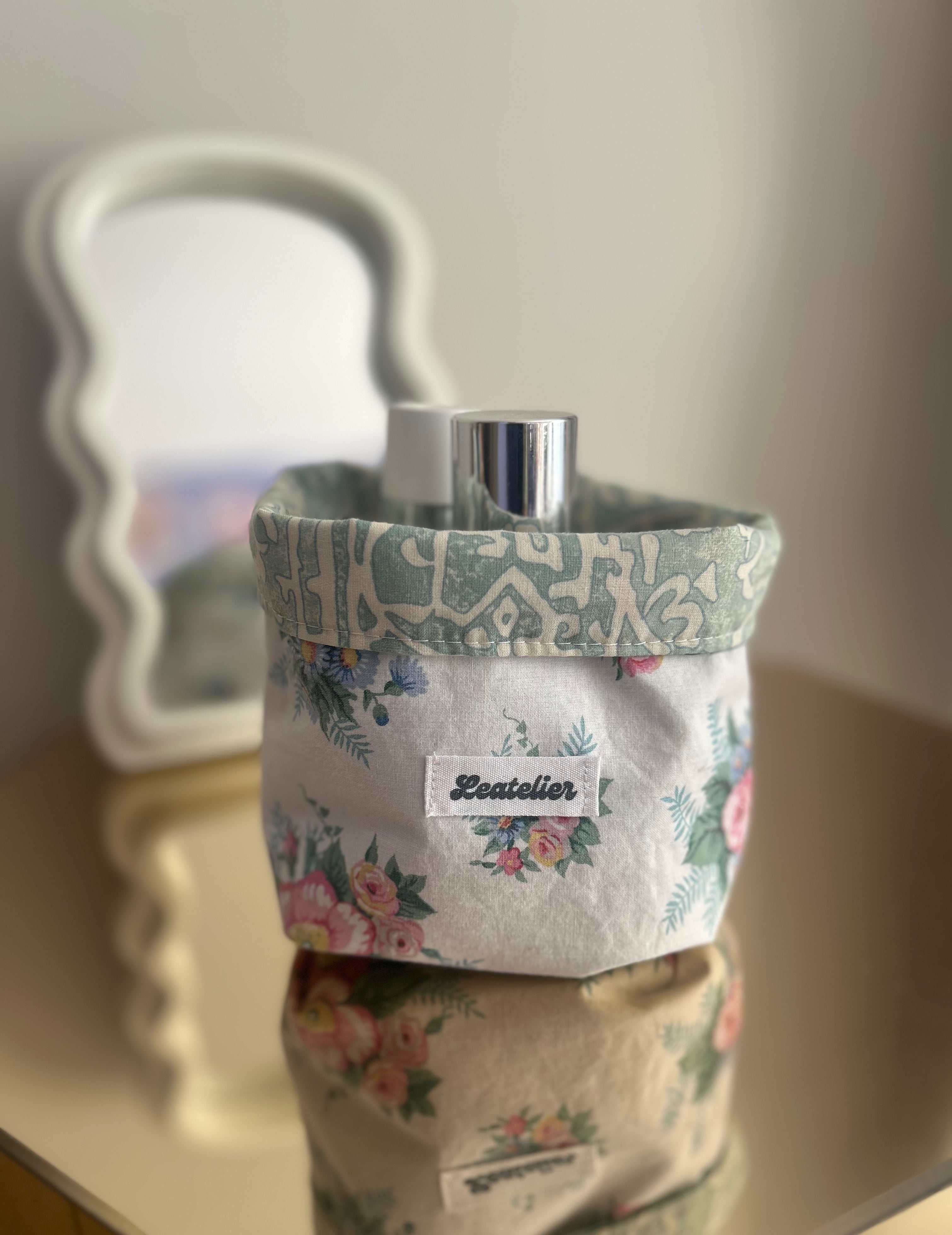 Panier de rangement fleuri
