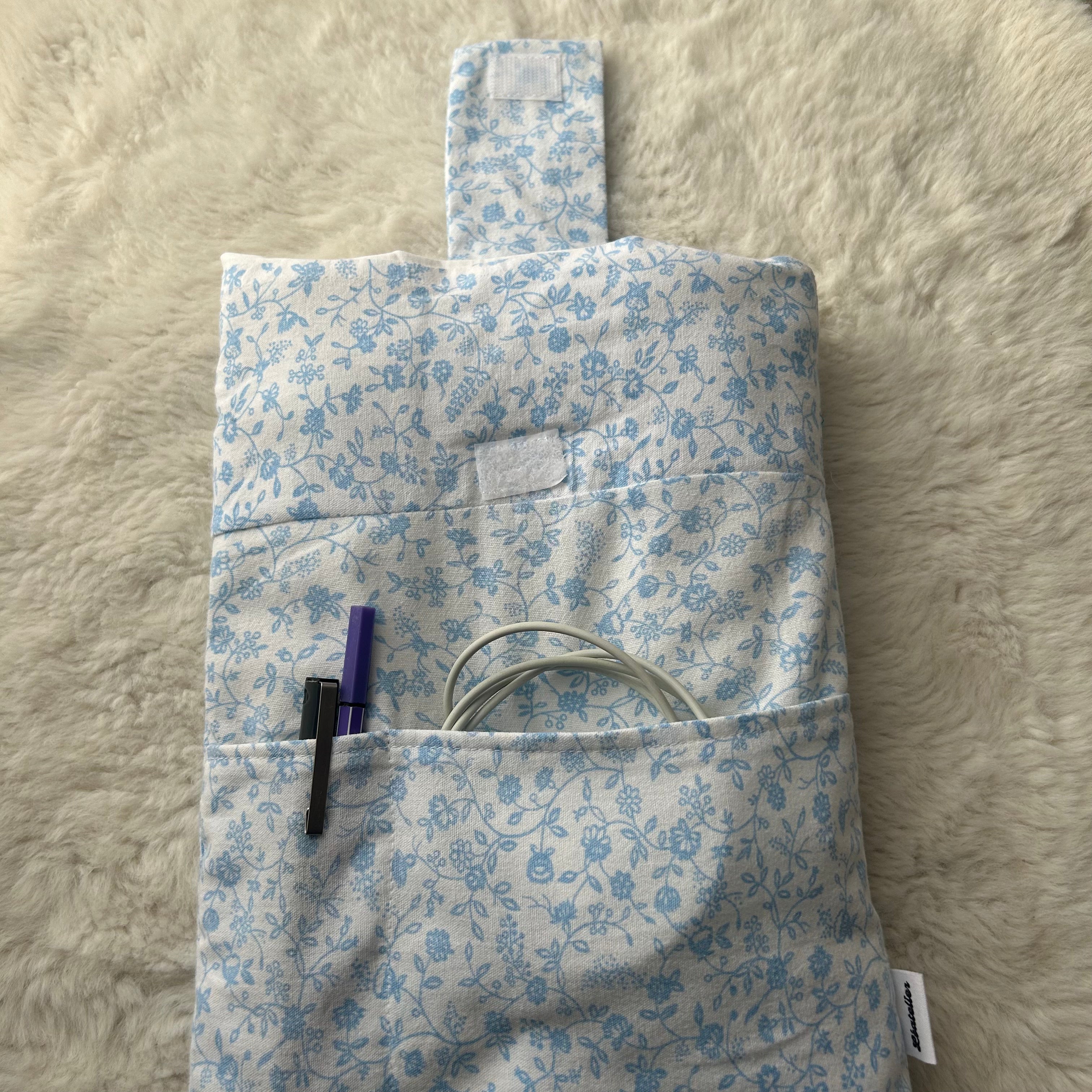 Housse de tablette fleurie bleue