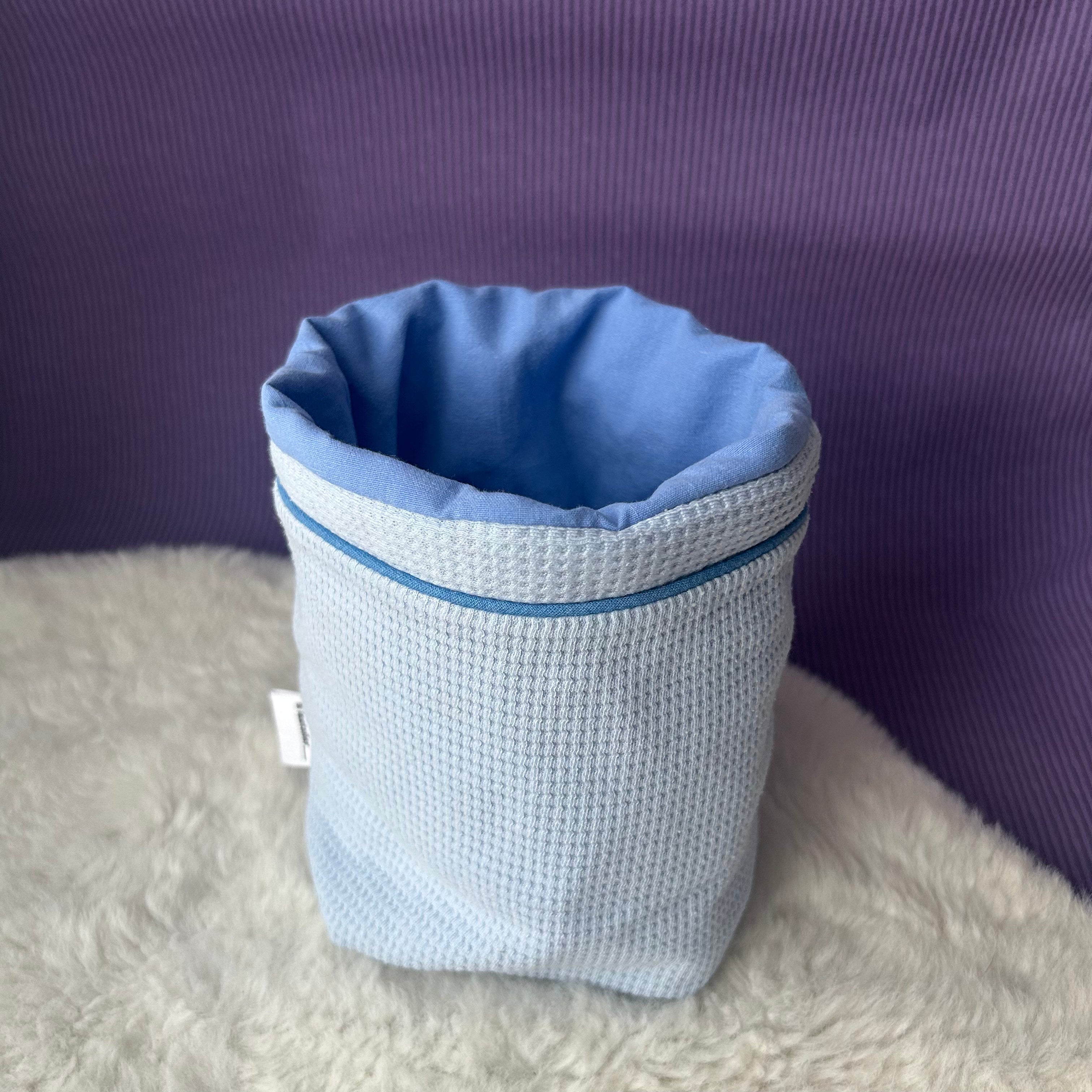 Panier de rangement bleu pastel