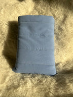 Housse livre de poche bleue