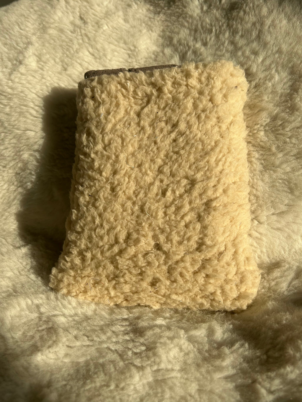 Housse livre de poche beige