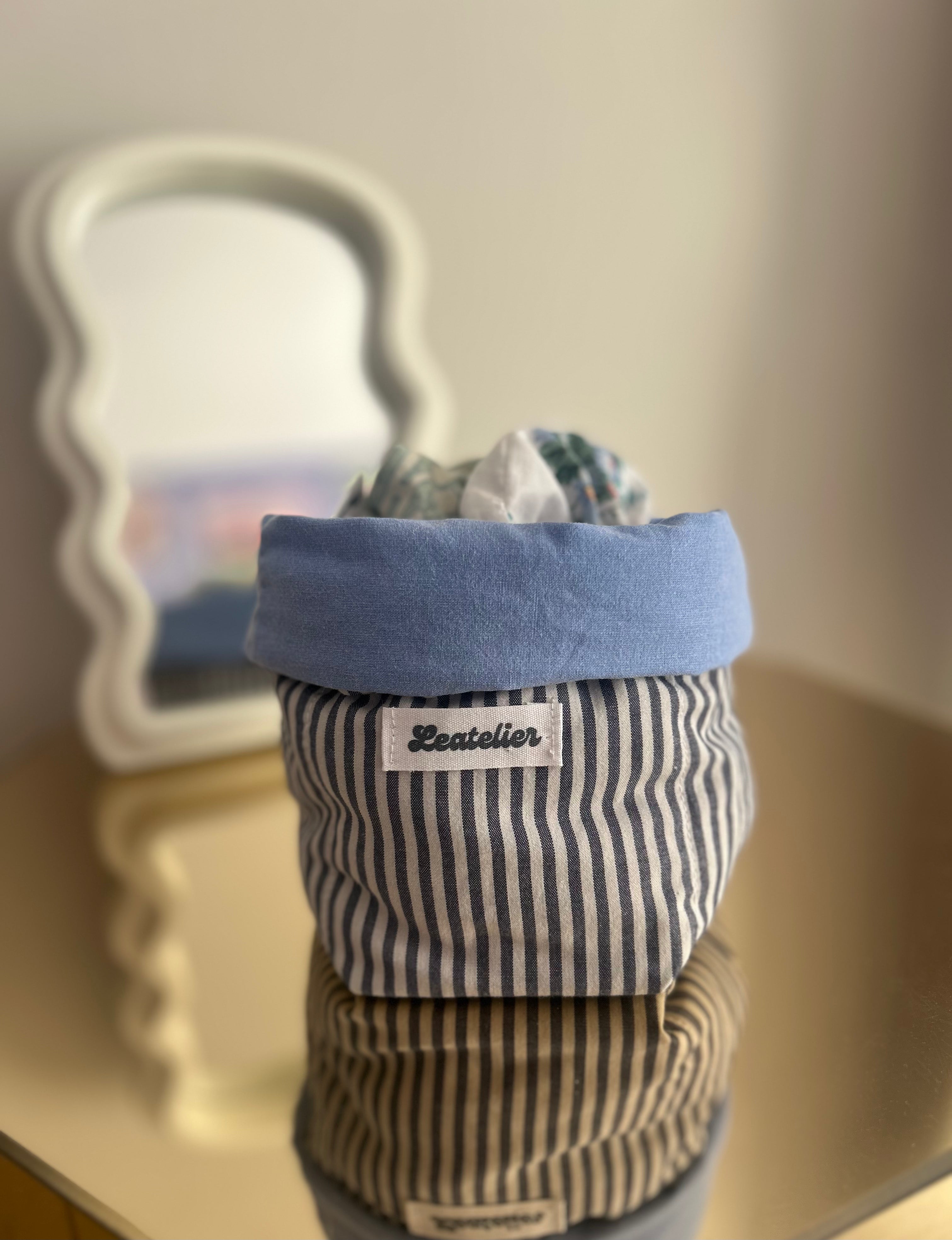 Panier de rangement rayé
